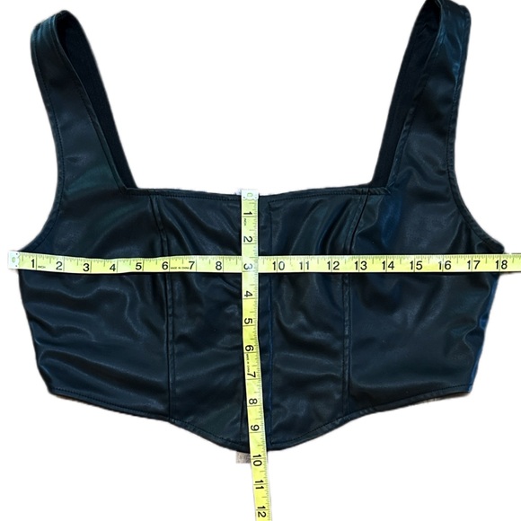 Princess Polly Rachael Black Faux Leather Square Neck Crop Top 12 NWT - Picture 5 of 9